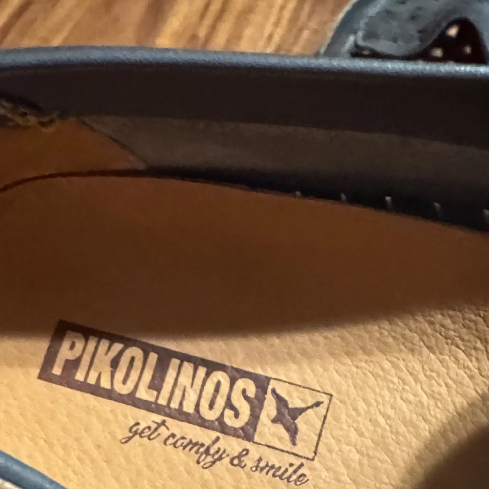 PIKOLINOS Men's Dark Gray Cut-Out Loafers
